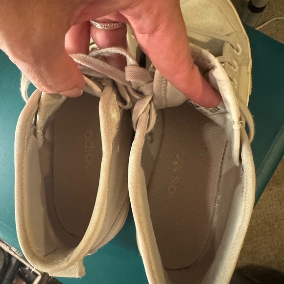 Adidas Hightops - Picture 5 of 7